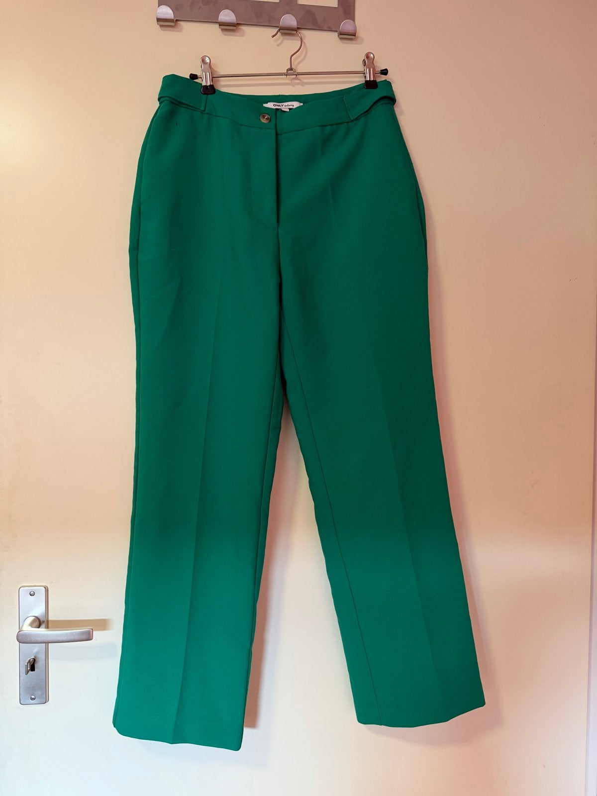 Groene Only Tailoring pantalon, maat 36/32, lengte 96cm, Kleding | Dames, Broeken en Pantalons, Ophalen of Verzenden, Zo goed als nieuw
