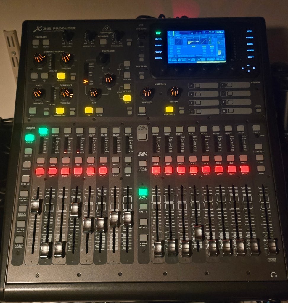 Behringer x32 producer met behringer flightcase en stofhoes, Ophalen, Gebruikt, 20 kanalen of meer