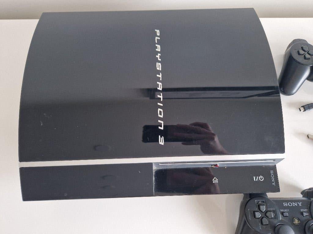Playstation 3 & Games, Met games, 40 GB, Phat, Met 2 controllers