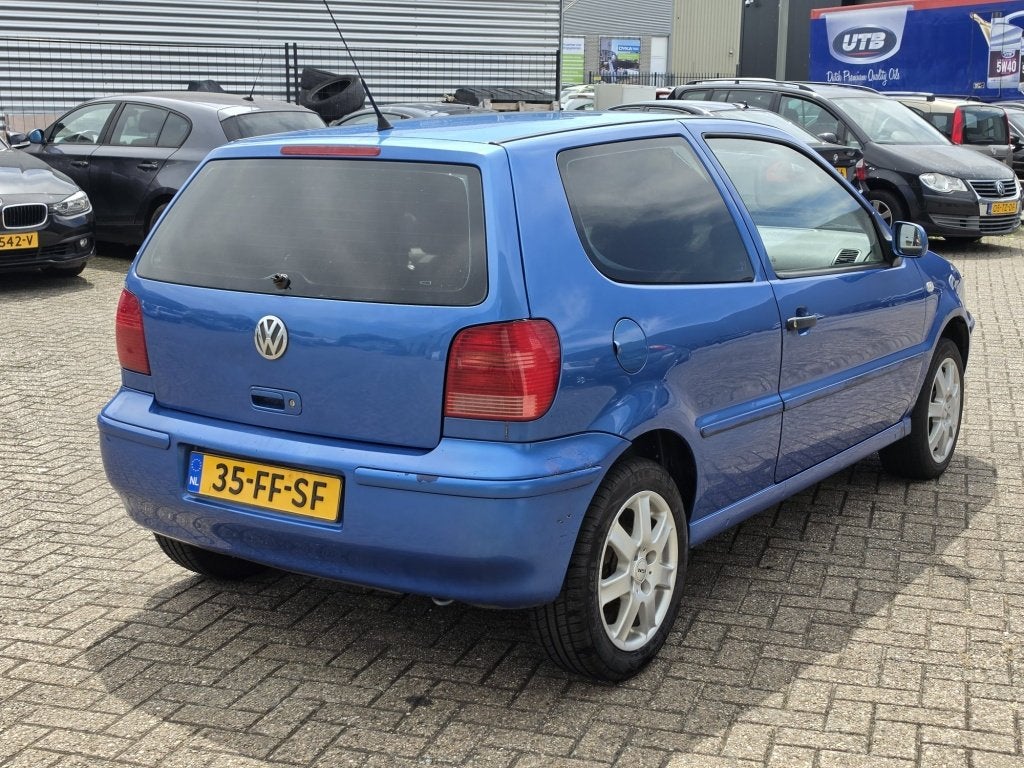 Volkswagen Polo 1.4 Trendline Stuurbekr. APK 04-2027 ✅, Auto's, Volkswagen, 450 kg, Gebruikt, 4 cilinders, Origineel Nederlands