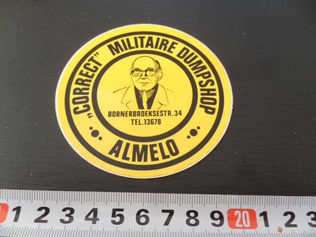sticker almelo CORRECT militaire dumpshop bornerbroeksestr, Ophalen, Zo goed als nieuw