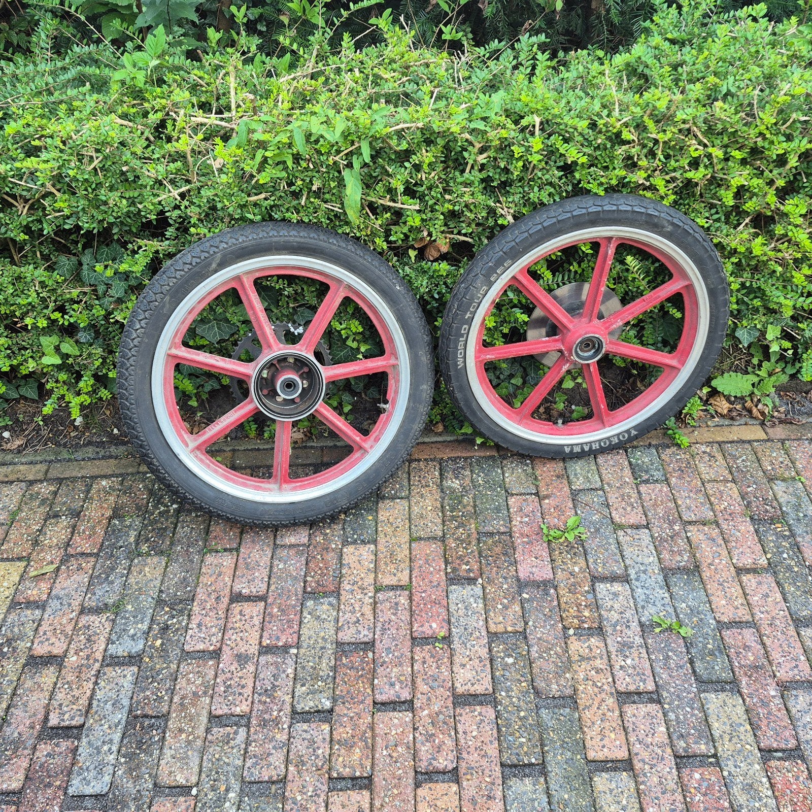 Wielen Yamaha RD50M - Rode 18 inch velgen, Ophalen of Verzenden, Gebruikt