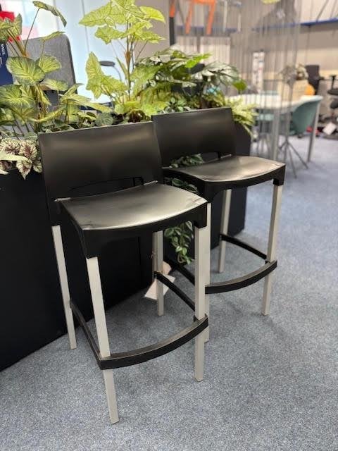2 barkrukken, Ophalen, Kunststof, 60 tot 90 cm, Nieuw