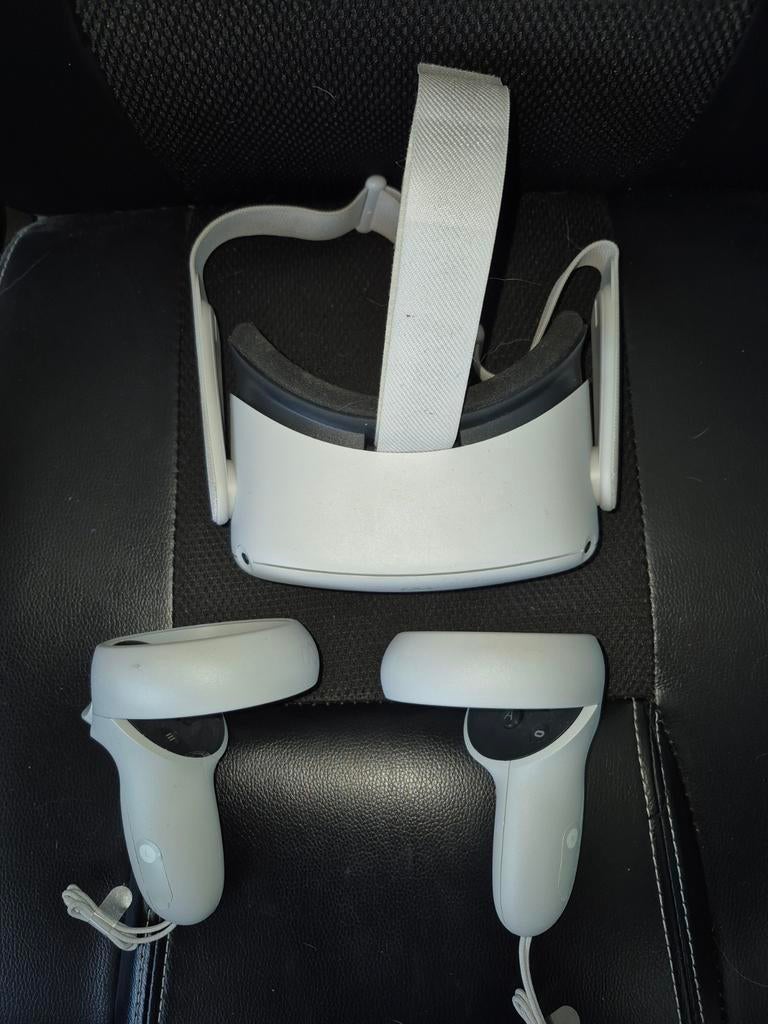 Oculus Rift 2 VR-bril met controllers, Spelcomputers en Games, Virtual Reality, Zo goed als nieuw, Pc, VR-bril, Ophalen