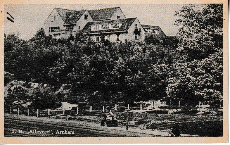 ARNHEM - J.H. ALTEVEER, Verzamelen, Ansichtkaarten | Nederland, Ophalen of Verzenden, 1940 tot 1960, Gelopen, Gelderland