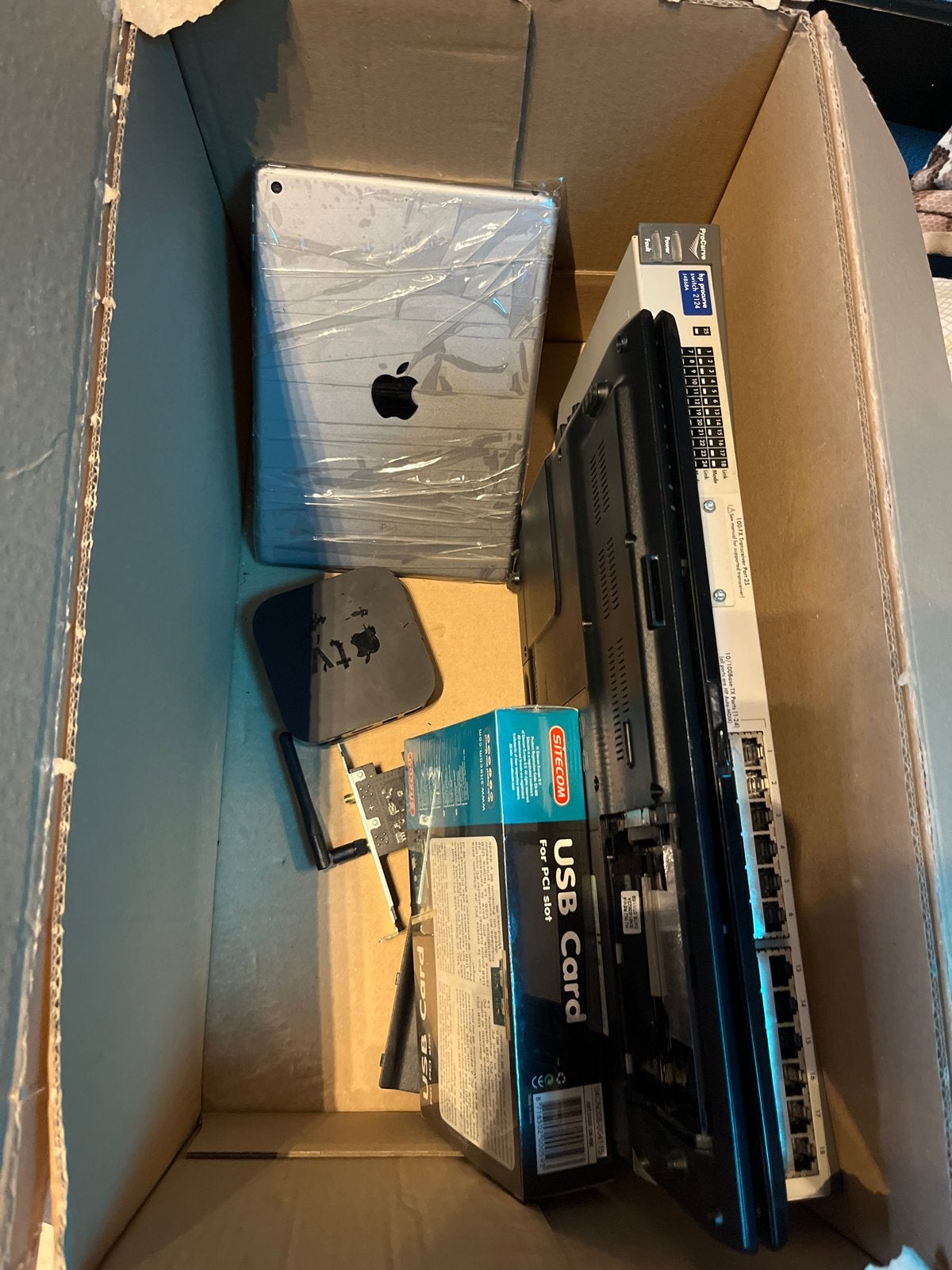 Partij defecte elektronica: iPad, AppleTV, laptop,wifiswitch, Ophalen, Niet werkend