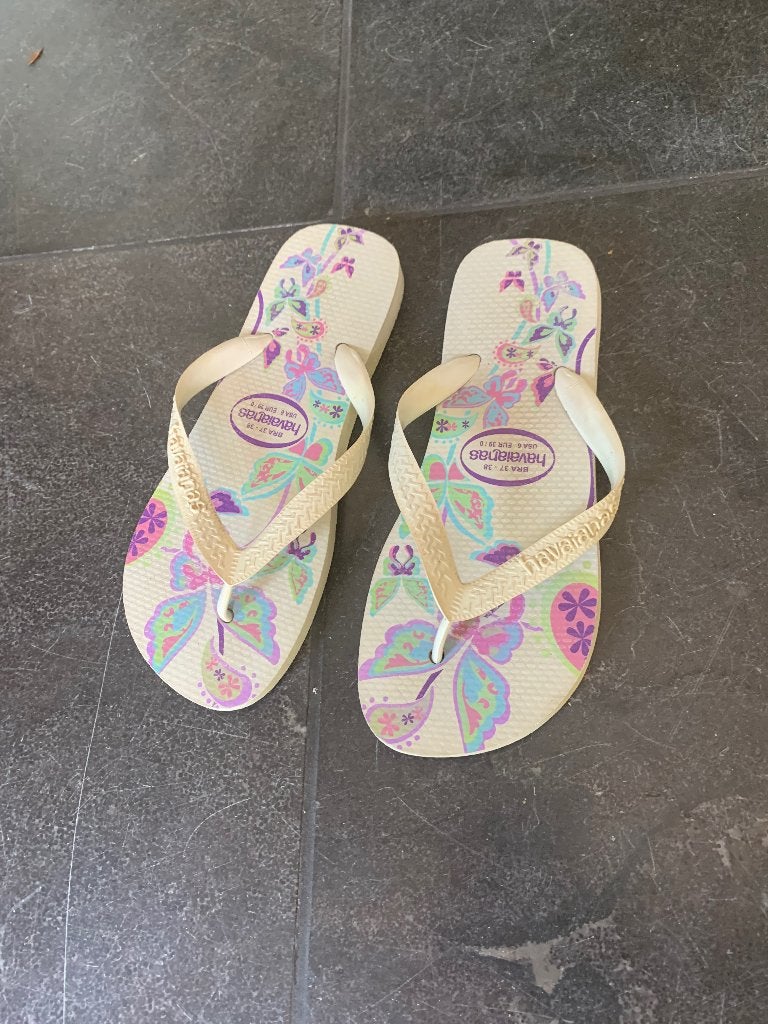 Havaianas teenslippers vlinders 39, Slippers, Overige kleuren, Ophalen of Verzenden, Zo goed als nieuw