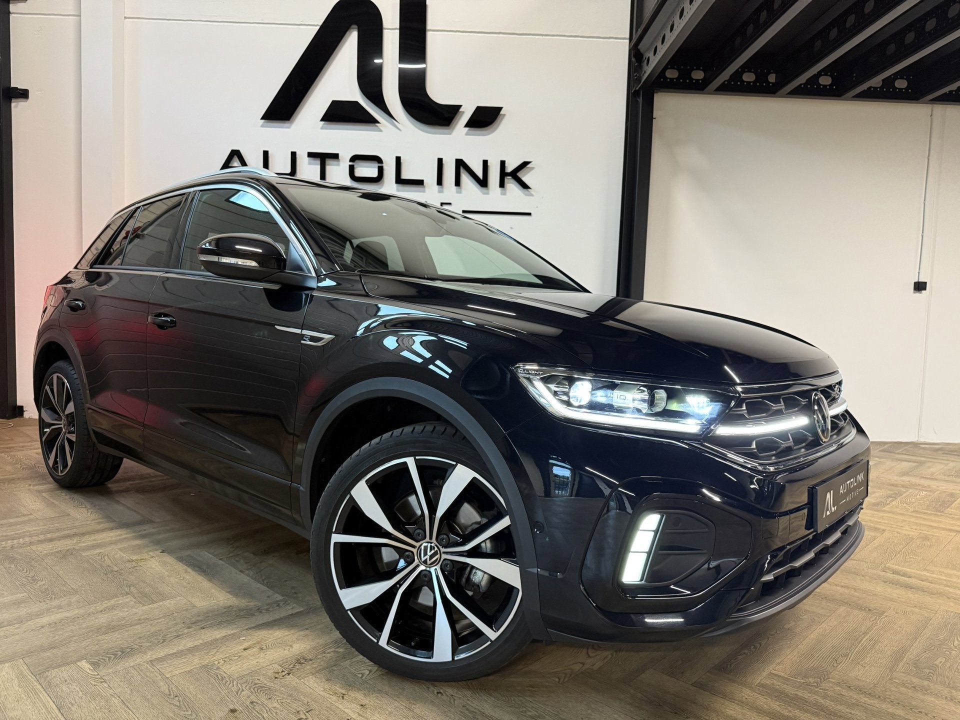 Volkswagen T-Roc 1.5 TSI R-Line Business|PANO|LANEASSIST|CAM, Auto's, Volkswagen, Automatische klimaatregeling, 1498 cc, Zwart
