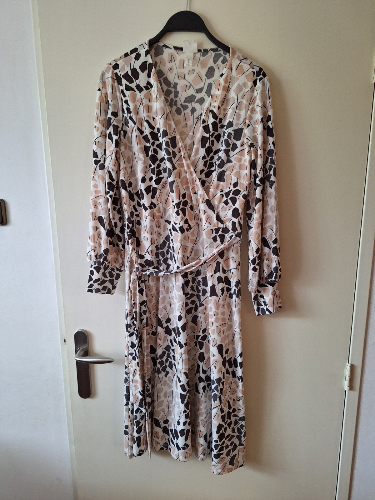 dames jurk  h&m  maat M, Maat 38/40 (M), Beige, H&M Divided, Ophalen of Verzenden