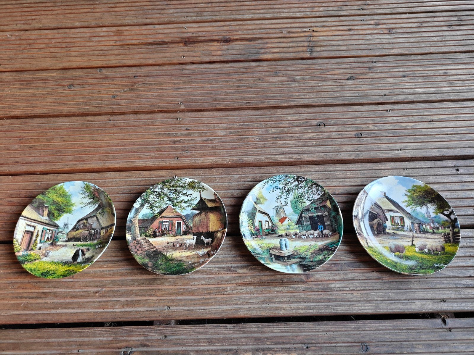 4 Royal Mosa sierborden "Het Hollandse Landleven", Ophalen of Verzenden
