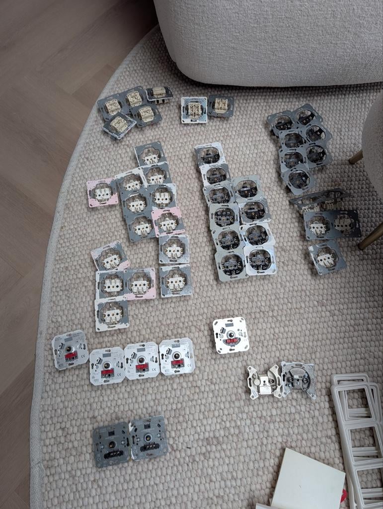 Jung/Gira schakelmateriaal, stopcontact, dimmers, afdekramen, Ophalen of Verzenden