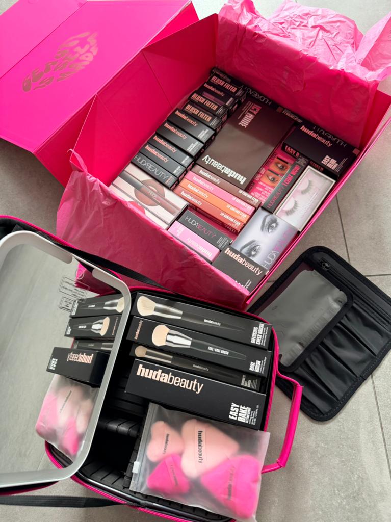 Huda Beauty Gift Set t.w.v. €900 – Nu voor €700, Ophalen of Verzenden, Nieuw, Overige kleuren, Ogen
