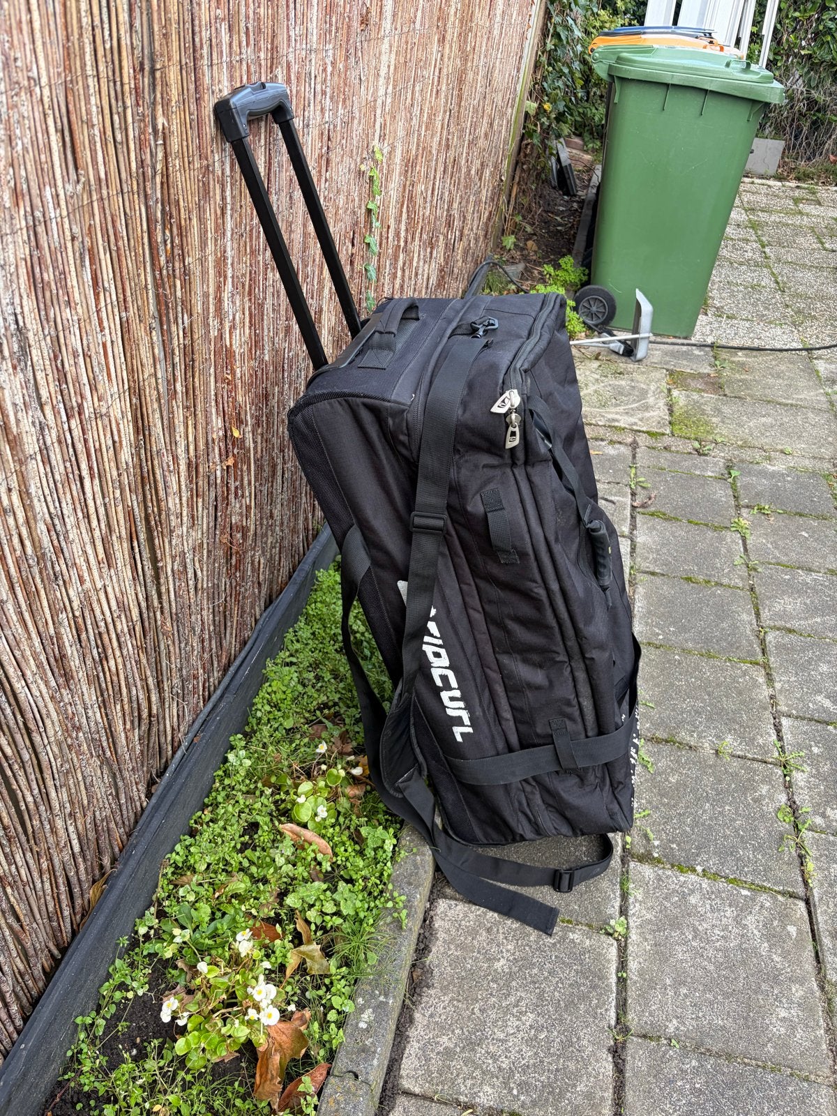 Rip Curl reistas met wieltjes en uitschuifbare handgreep, Sieraden, Tassen en Uiterlijk, 30 cm of meer, Gebruikt, Zwart, Ophalen of Verzenden