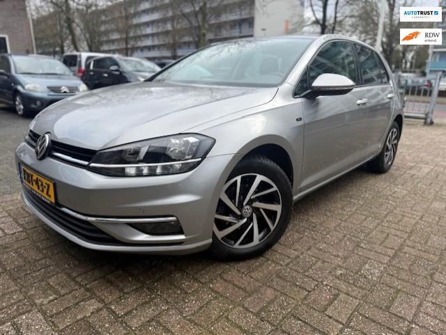 Volkswagen Golf 1.0 TSI Join Navi/camera/Digitaal Display/Ad, Auto's, Voorwielaandrijving, Gebruikt, Zwart, 620 kg