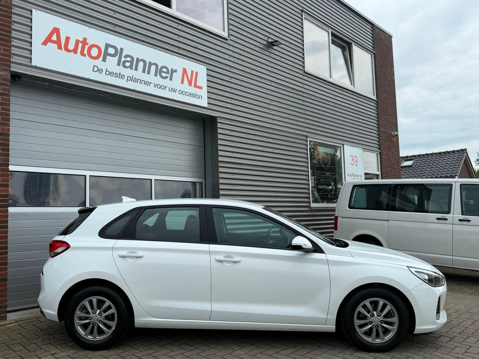 Hyundai I30 1.0 T-GDI Premium! 5-Drs! Airco! Cruise! PDC!, Voorwielaandrijving, Stof, Gebruikt, 14 km/l