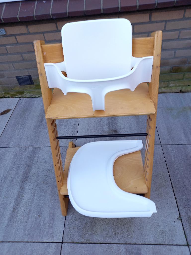 Stokke Tripp Trapp kinderstoel, met tafelblad en babyset, Ophalen, Gebruikt, Meegroeistoel, Afneembaar eetblad