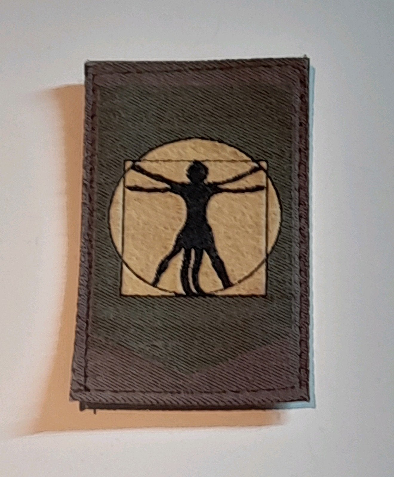 Mouwembleem gvt van defensie personeelszaken., Verzamelen, Militaria | Algemeen, Ophalen of Verzenden, Landmacht, Nederland, Embleem of Badge