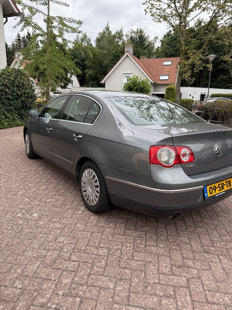 Volkswagen Passat 1.6 FSI 85KW 2006 Grijs, Stof, Beige, 4 cilinders, Origineel Nederlands