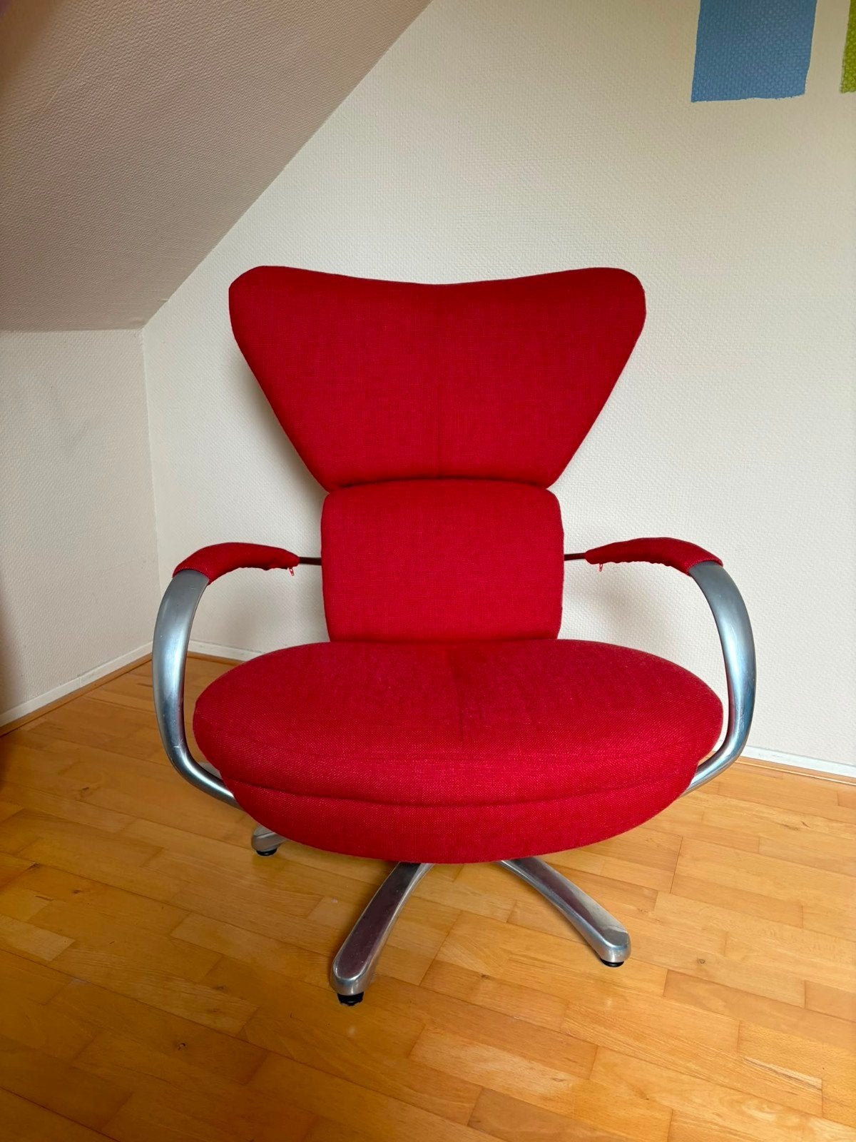 Leolux Formi Draaistoel, Fauteuil - Rood, Huis en Inrichting, Ophalen, Modern design, Gebruikt, 75 tot 100 cm