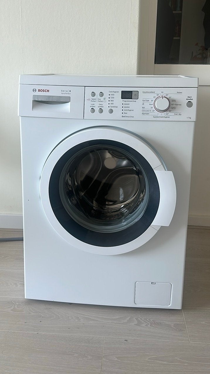 Bosch Serie 6 Wasmachine - 7kg, Goede / schone Staat, Witgoed en Apparatuur, Ophalen, Zo goed als nieuw, Voorlader, Kort programma