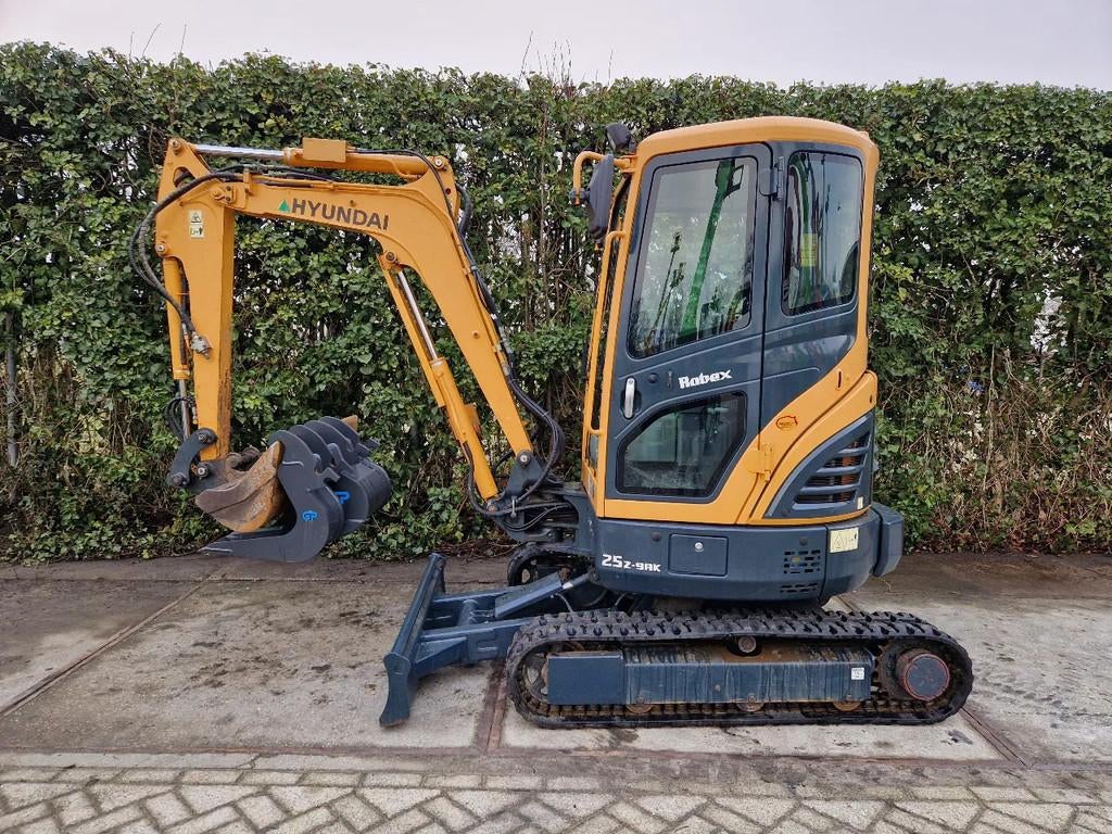 Hyundai 25Z-9AK (bj 2016), Graafmachine