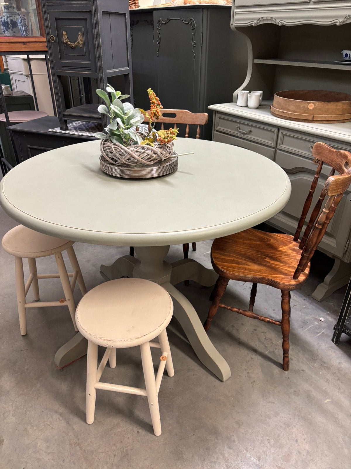 Vintage brocante tafel / eettafel rond, Huis en Inrichting, Tafels | Eettafels, Ophalen, Studio Larilo, Rond, Studiolarilo@gmail.com