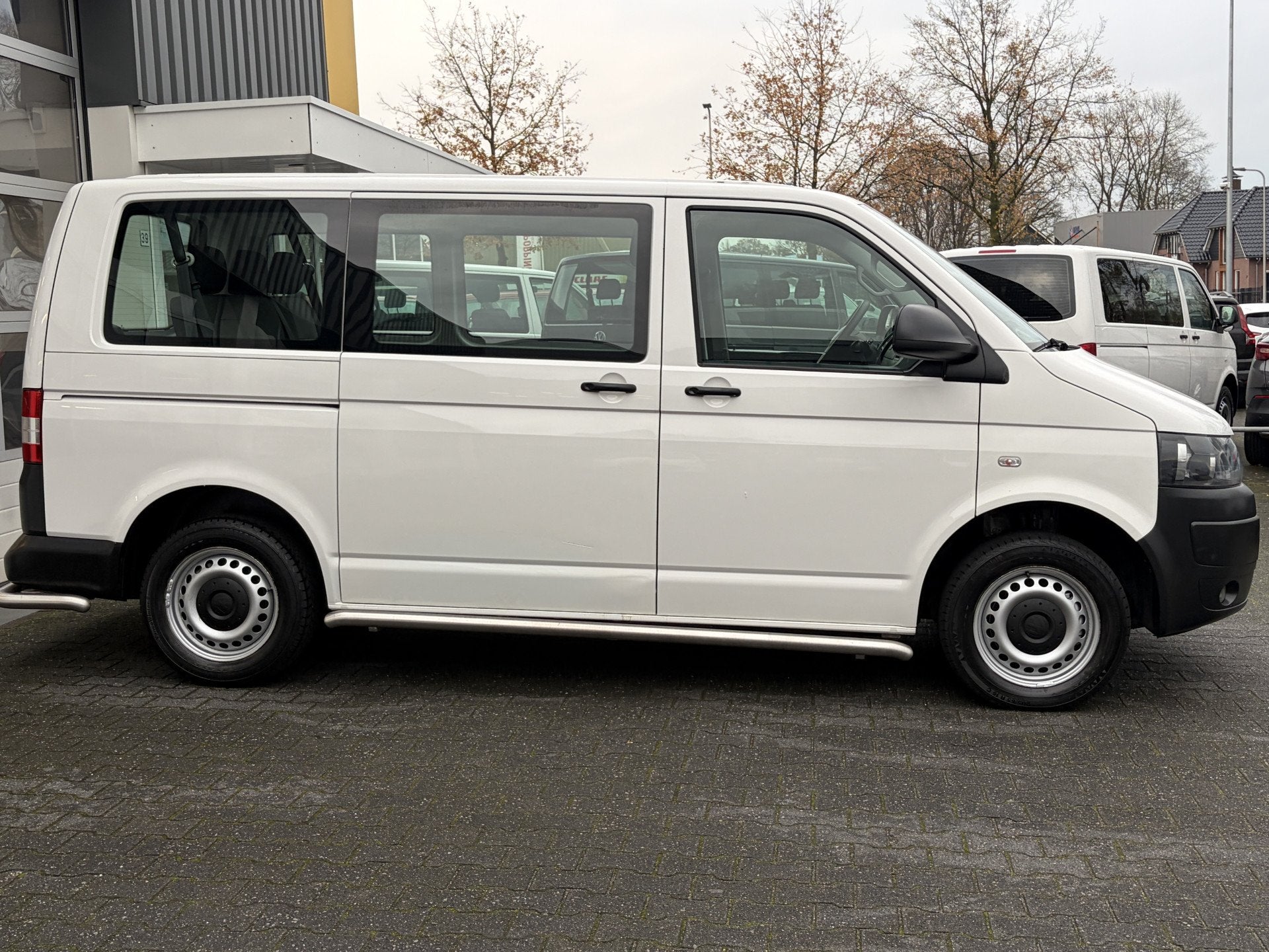 Volkswagen Transporter Kombi 2.0 TDI DSG Automaat L1H1 BTW e, Auto's, Stof, Gebruikt, Zwart, 2500 kg