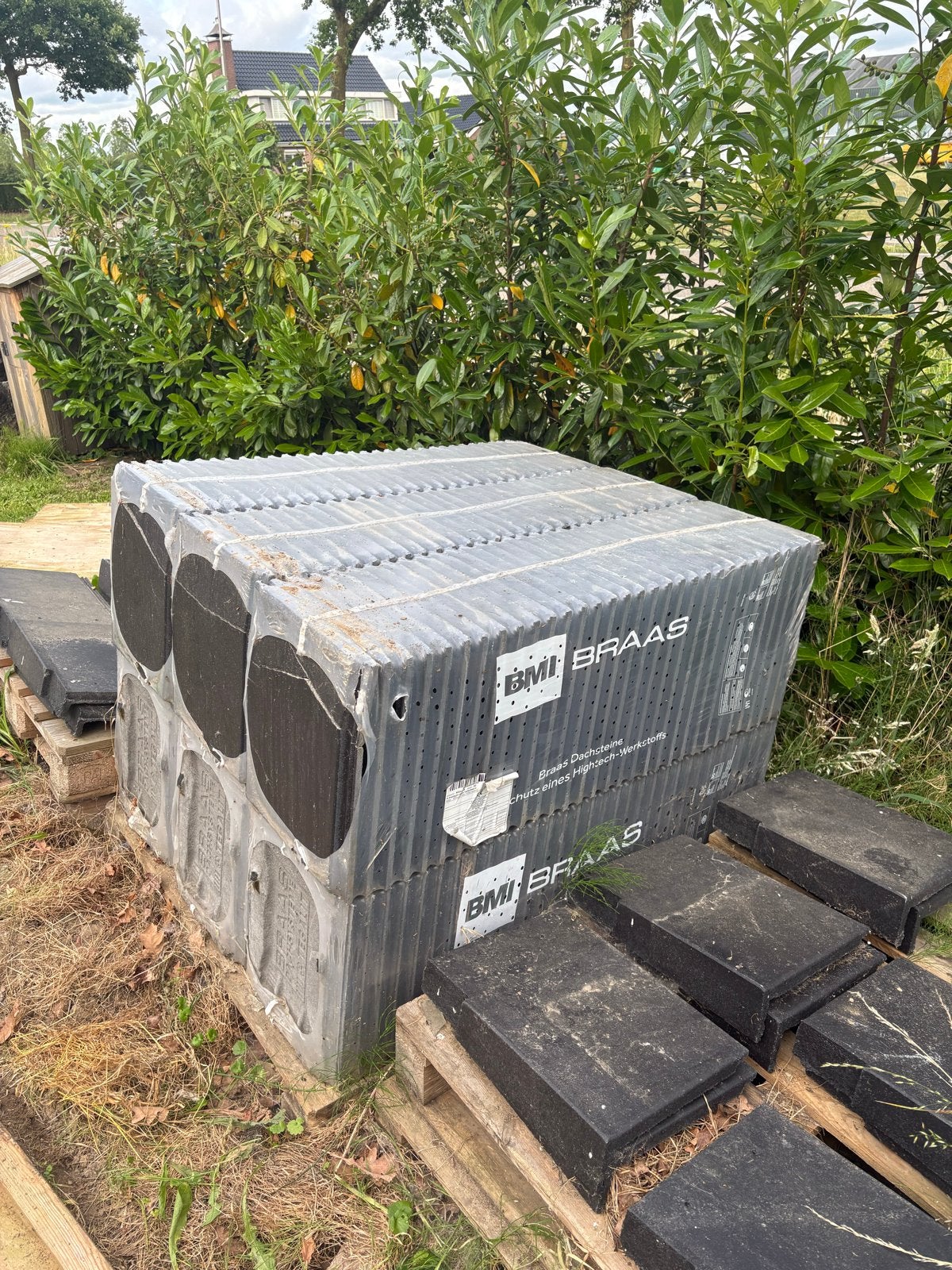 BMI Braas Dakpannen - Nieuw in verpakking, Ophalen, Steen of Klei, Zwart, Nieuw