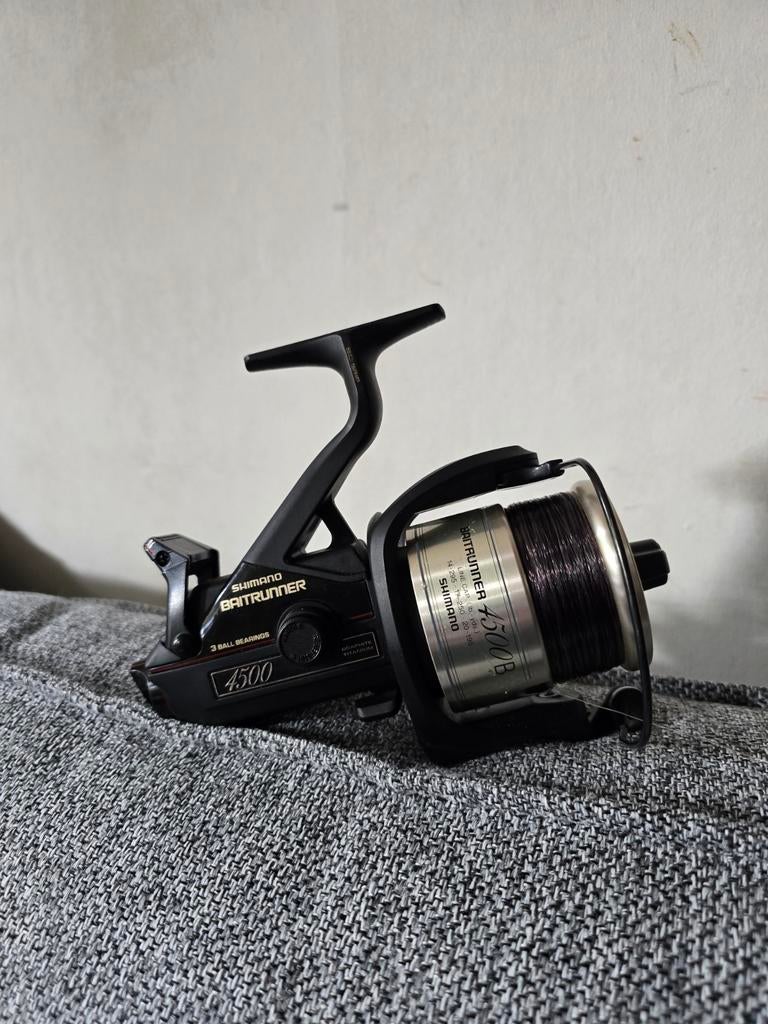1x shimano baitrunner 4500b, Ophalen of Verzenden, Zo goed als nieuw, Molen