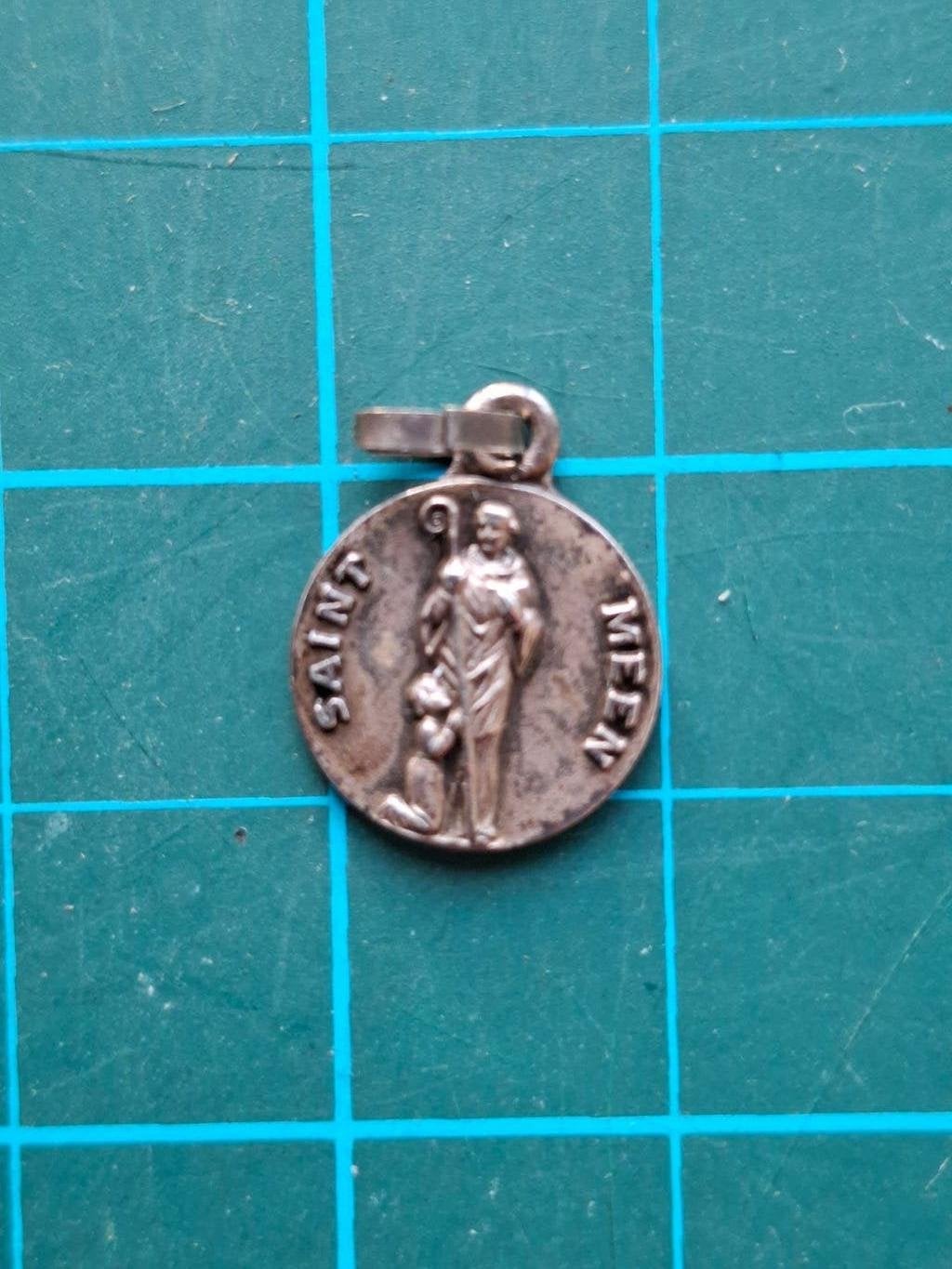Pelgrims medaille bedevaart Saint-Meen-Eglise Frankrijk., Verzamelen, Ophalen of Verzenden, Gebruikt, Overige typen, Christendom | Katholiek