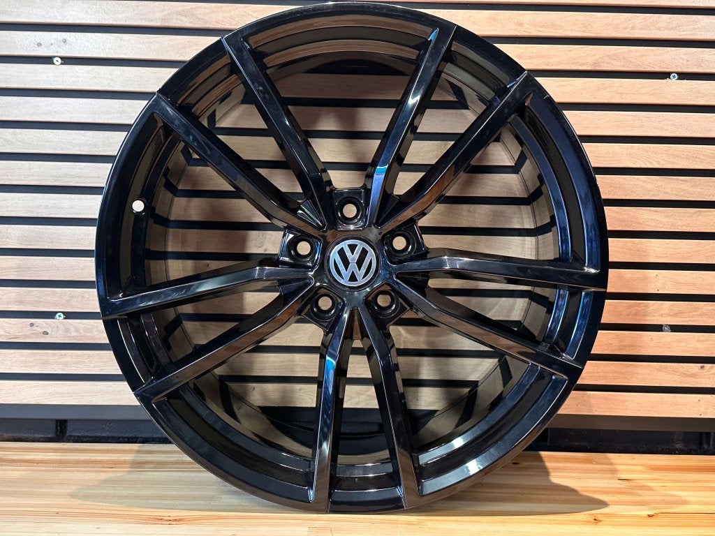 17 inch Pretoria Fits VW Polo Audi A1 5x100 et45 205/45/17, Niet ingevuld, Velg(en), Niet ingevuld, Nieuw
