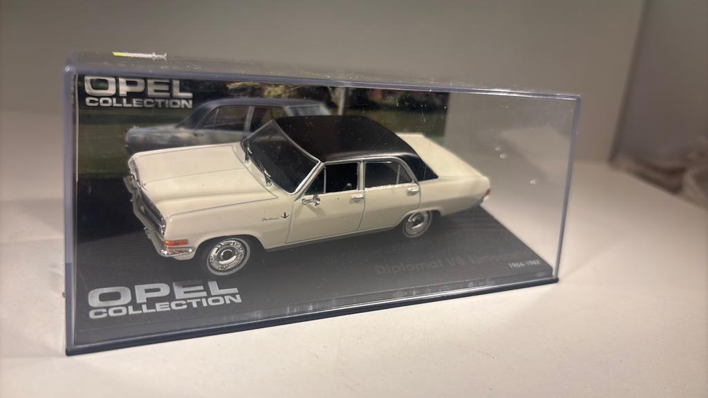 Opel diplomat v8 limousine atlas 1.43, Overige merken, Auto, Ophalen of Verzenden, A