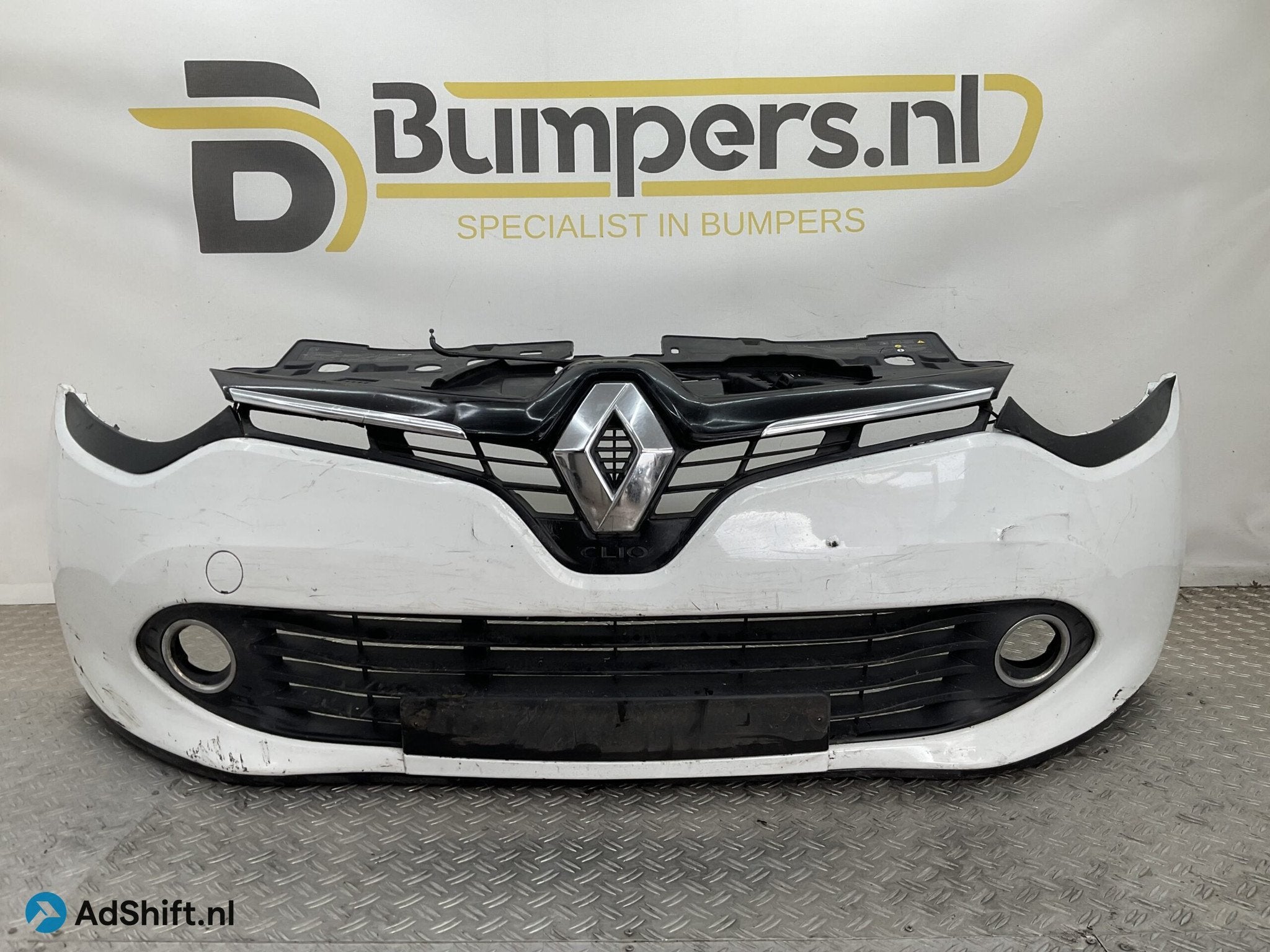 Bumper Renault Clio 4 2012-2015 620221112R Voorbumper F3-205, Bumper
