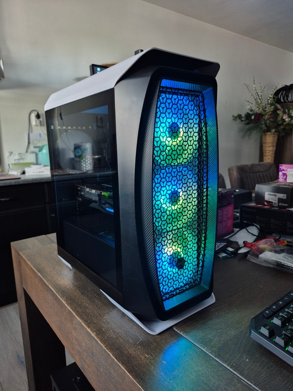 Game Pc Black and White R7 5700 RX6600XT 32GB 256GB M.2+ 1TB, Computers en Software, Ophalen, 32 GB, Virtual Reality, 256GB M.2 + 1TB HDD.