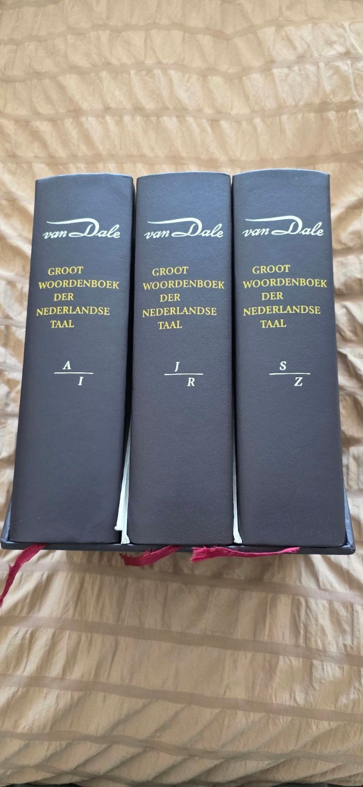 Van Dale Groot Woordenboek der Nederlandse Taal (3 delen), Boeken, Nederlands, Ophalen of Verzenden, Zo goed als nieuw, Van Dale