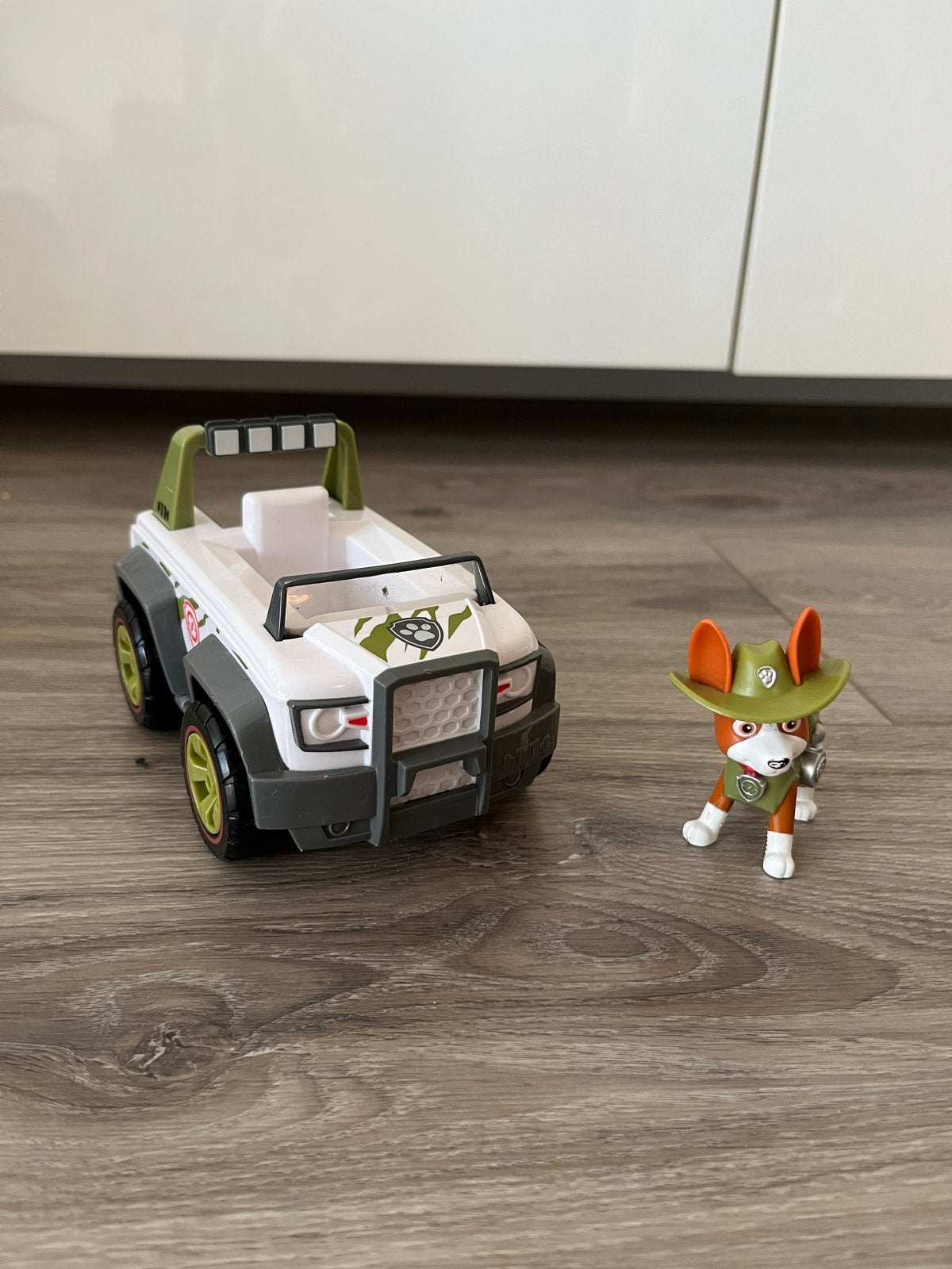 Paw Patrol Tracker's Jungle Cruiser met figuur, Kinderen en Baby's, Ophalen, Zo goed als nieuw