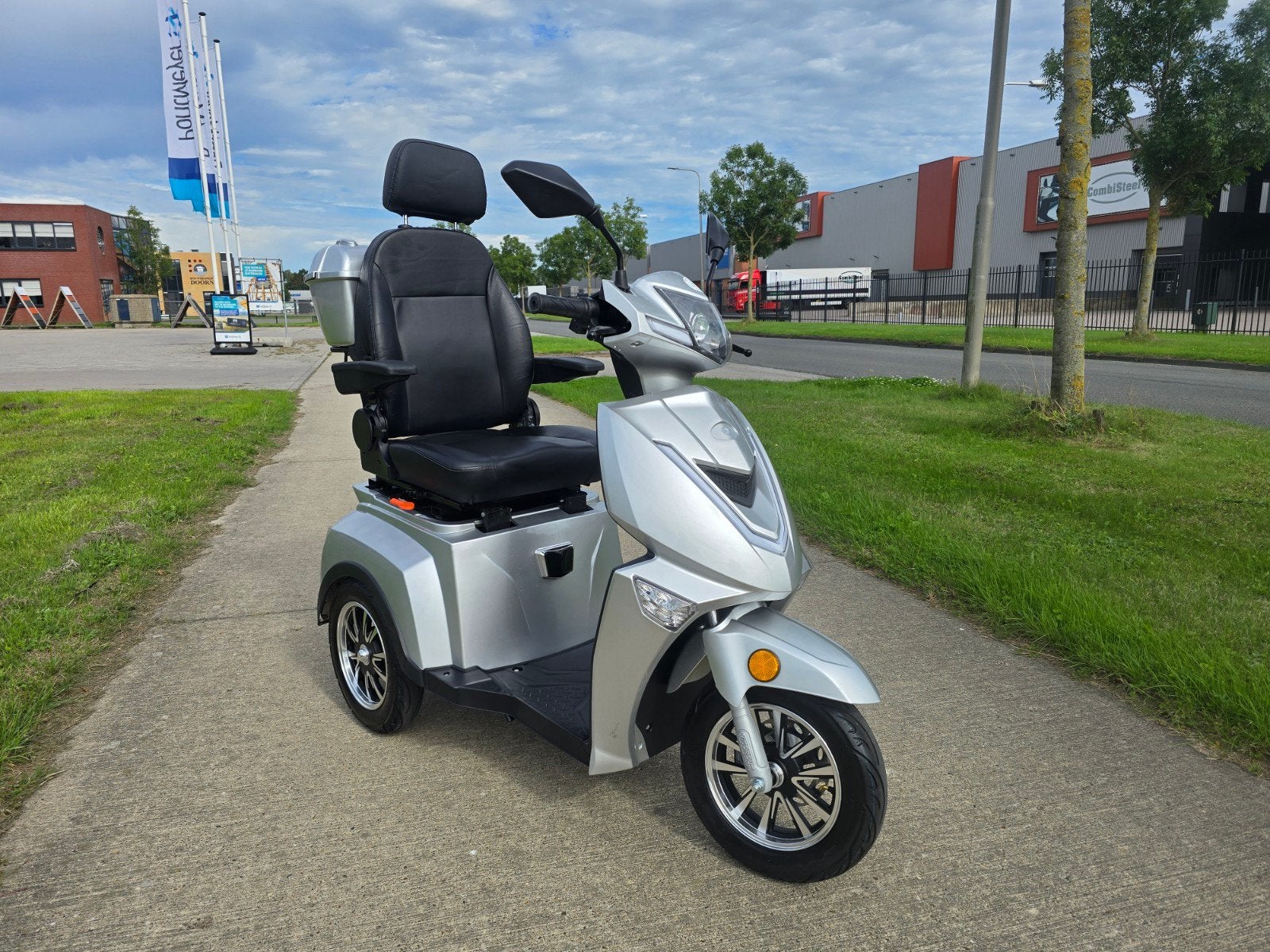 Iva Z1000 snelle scootmobiel 25kmh, 16 km/u of meer, Ophalen, Overige merken, 26 t/m 35 km
