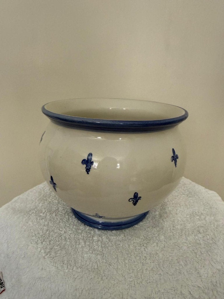 Porcelain/Ceramic cachepot, Ophalen of Verzenden, Porselein, Bord of Schaal