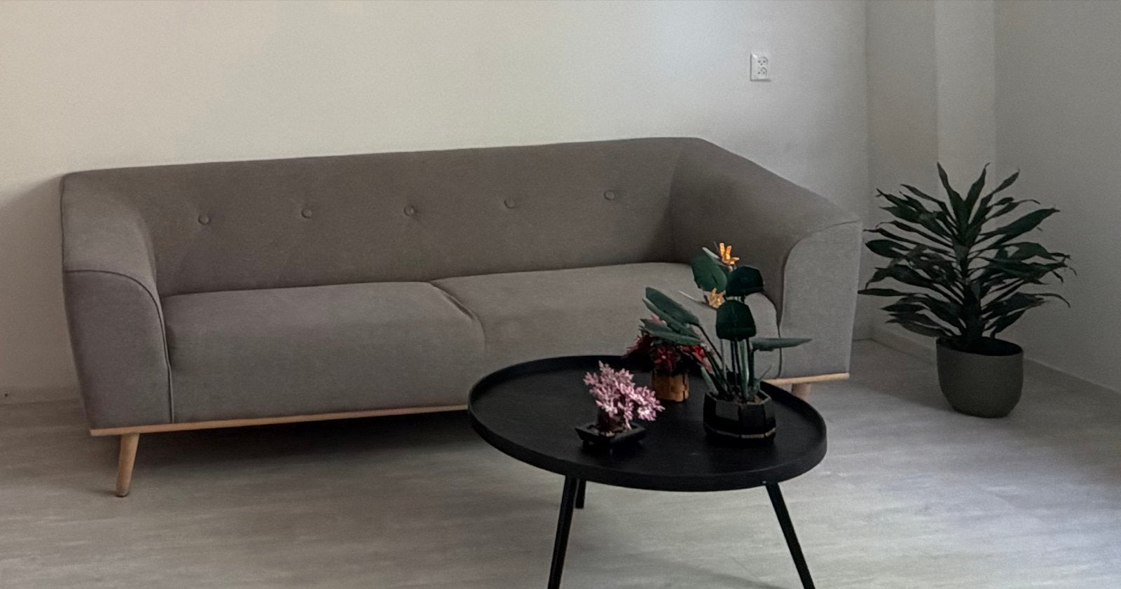 GRATIS VANDAAG Comfortabele grijze driezitsbank, Huis en Inrichting, Banken | Bankstellen, Ophalen, 150 tot 200 cm, Tweepersoons