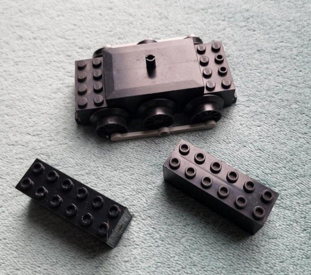 Lego trein 12 Volt locomotief motor + gewichten + stootstang, Kinderen en Baby's, Speelgoed | Duplo en Lego, Ophalen of Verzenden