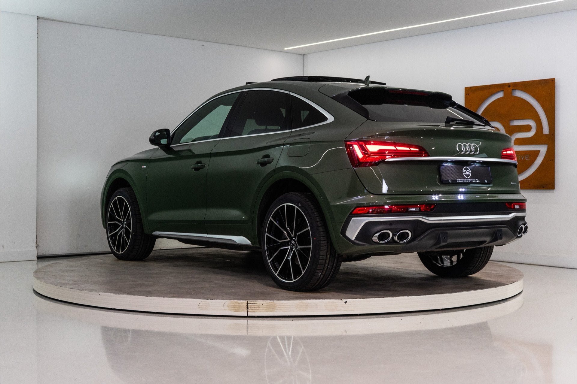 Audi Q5 Sportback 55 TFSI e S Line 367PK | District Green |, Auto's, Automaat, Gebruikt, 4 cilinders, Leder en Stof