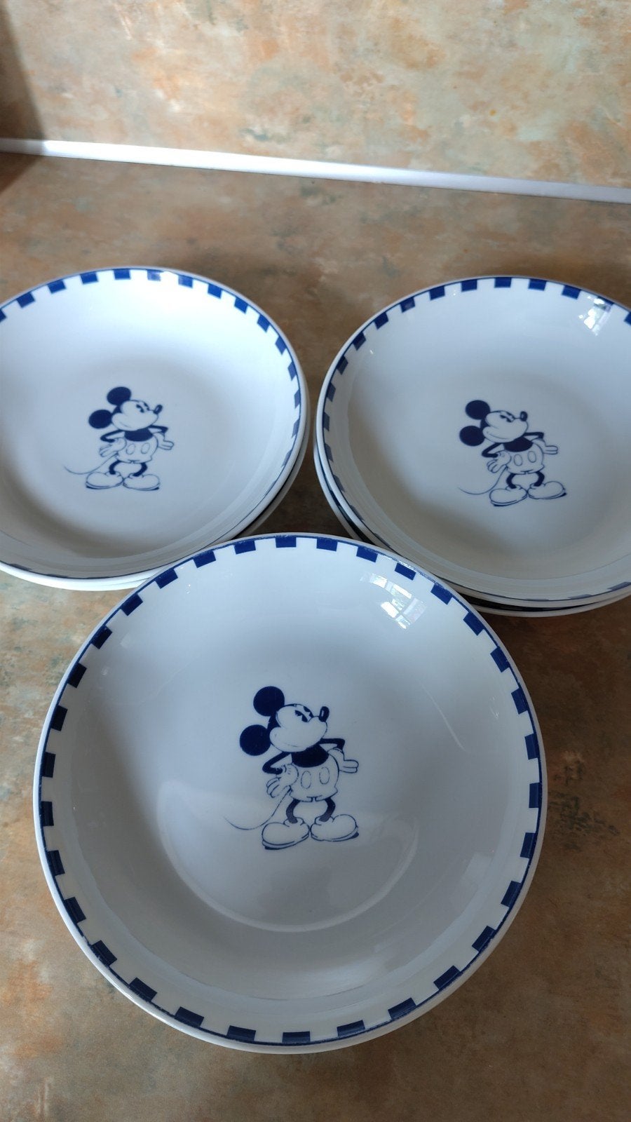 Mickey Mouse porcelaine Guy Degrenne 7 diepe borden klein, Ophalen of Verzenden, Mickey Mouse, Gebruikt, Servies