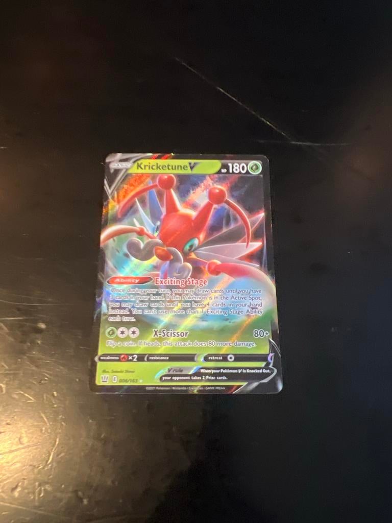 Pokémon Kaart Kricketune V - Levendige Spelkaart, Ophalen of Verzenden, Zo goed als nieuw, Losse kaart