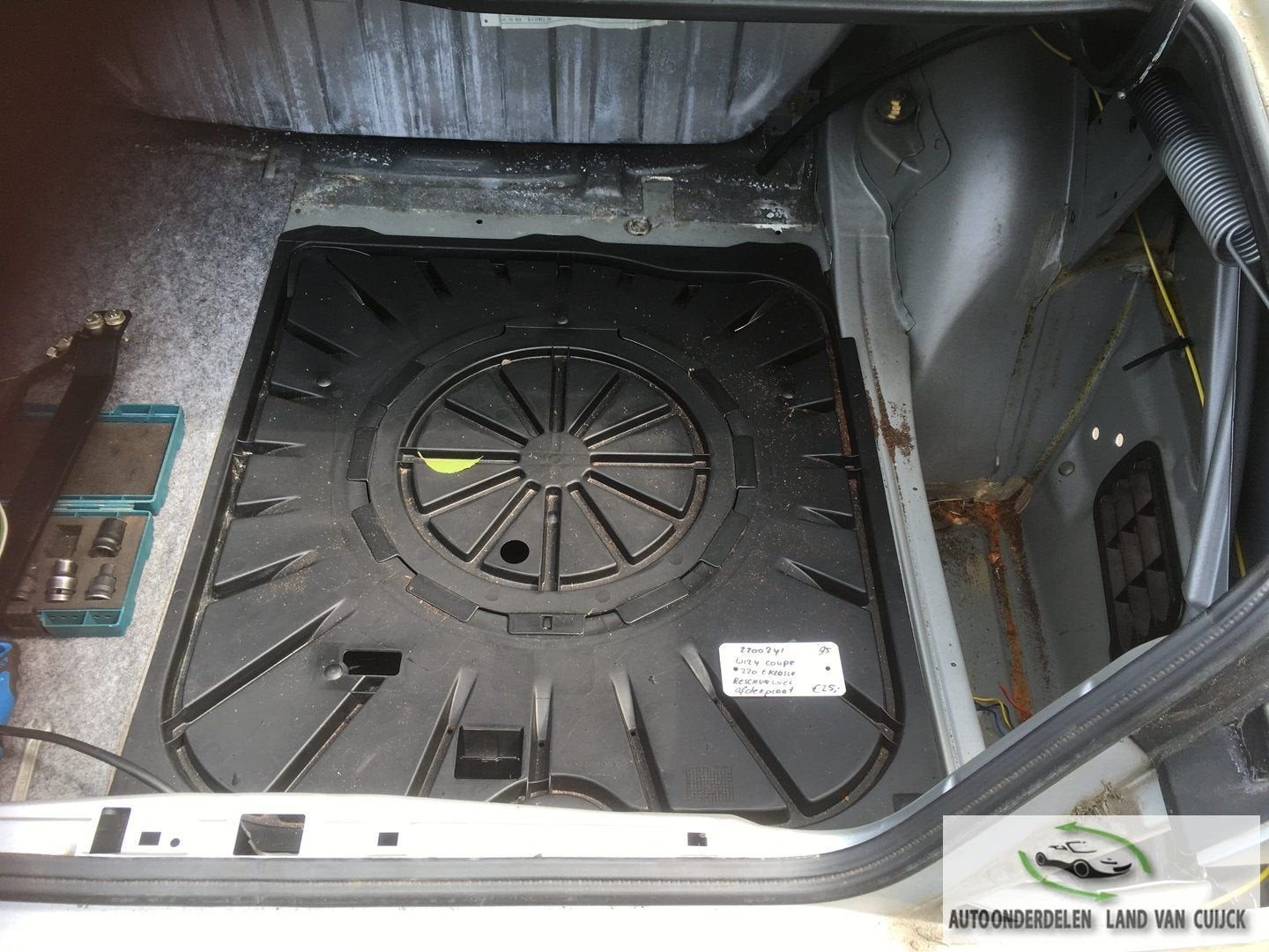 Mercedes w124 coupe reservewiel afdekplaat, Gebruikt, -, -, Ophalen of Verzenden