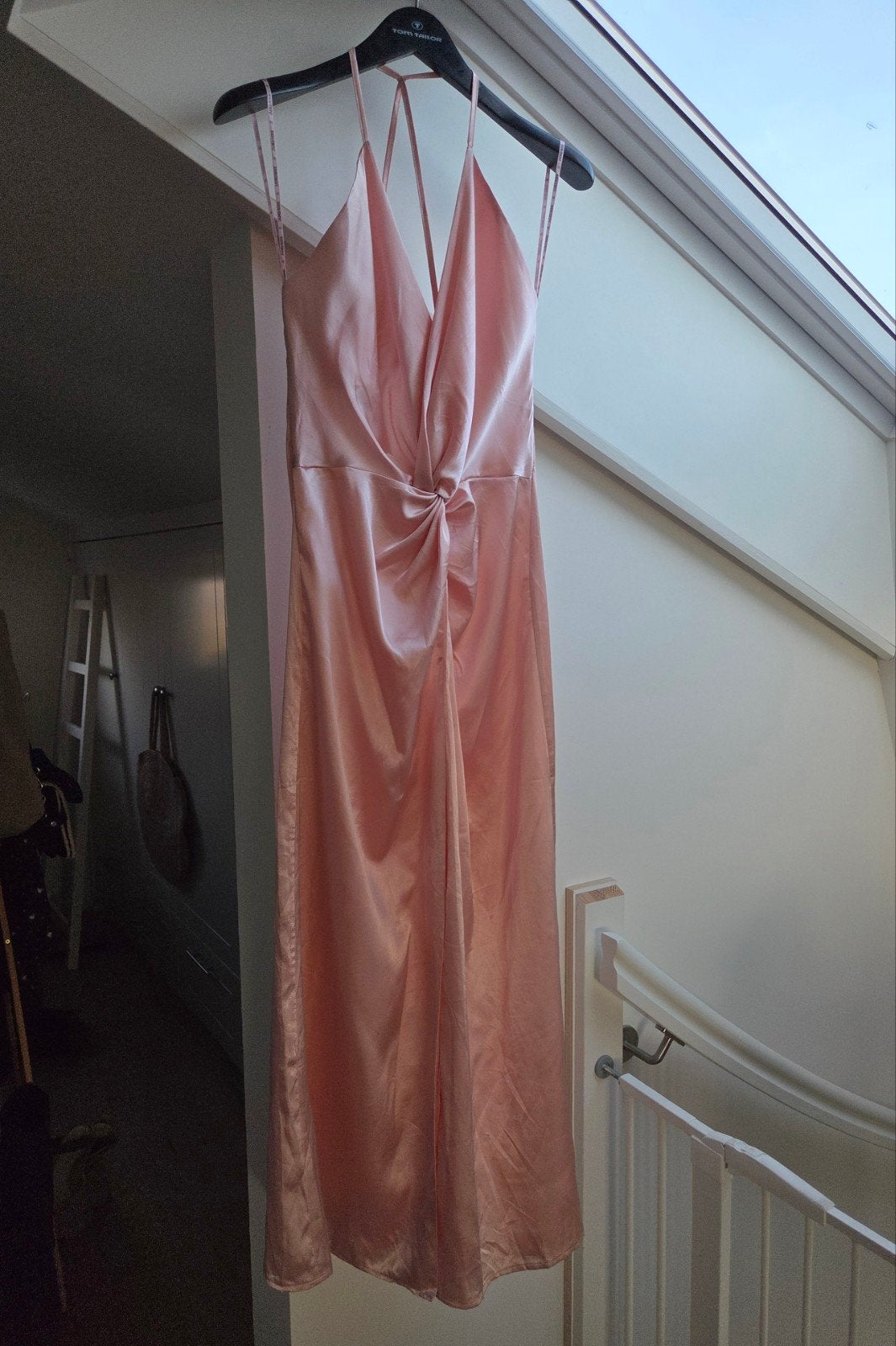 Jaded Rose Roze Satijnen Maxi Jurk met Knoopdetail., Maat 38/40 (M), Nieuw, Ophalen of Verzenden, Roze