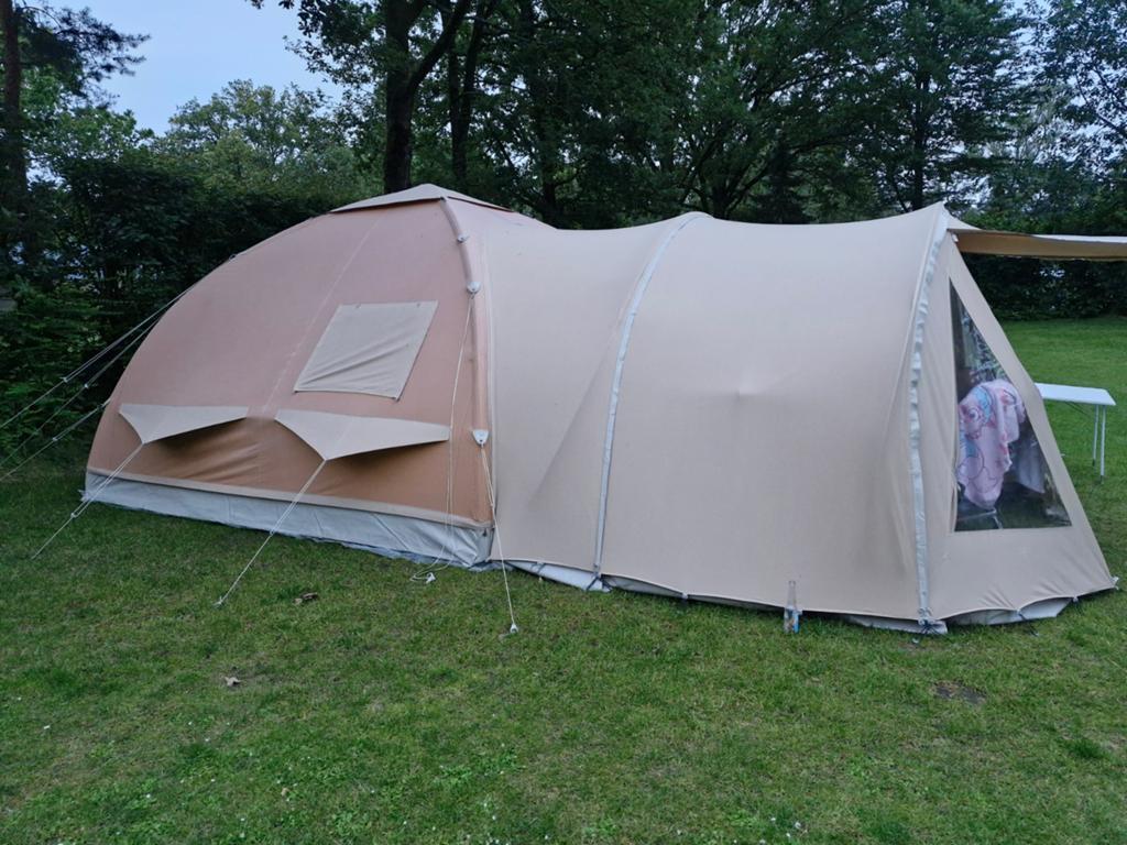Karsten oppomp tent met koppeltentje, Ophalen, Gebruikt, Tot en met 4