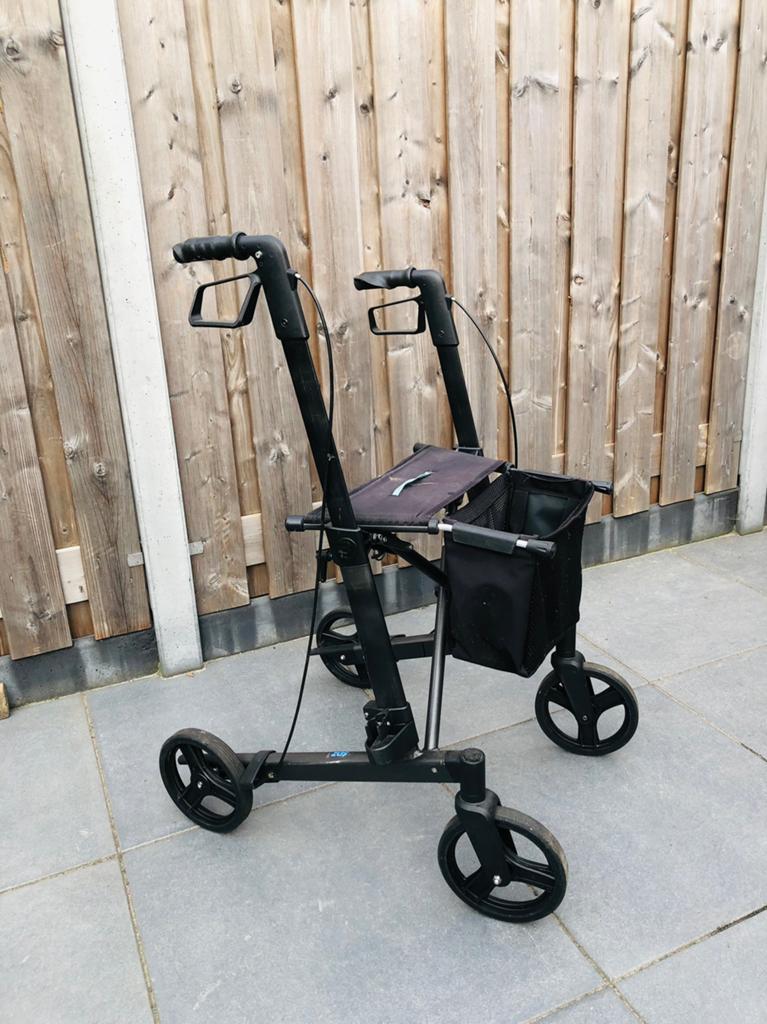 Prachtige divers opvouwbare inklapbare lichtgewicht rollator, Diversen, Ophalen of Verzenden, Opvouwbaar, Zo goed als nieuw