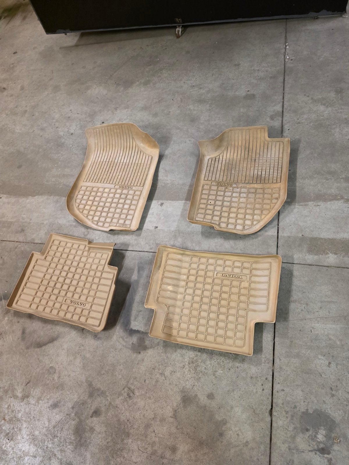 matten set beige rubber, volvo 740 760 940 960, Ophalen, Gebruikt, Volvo