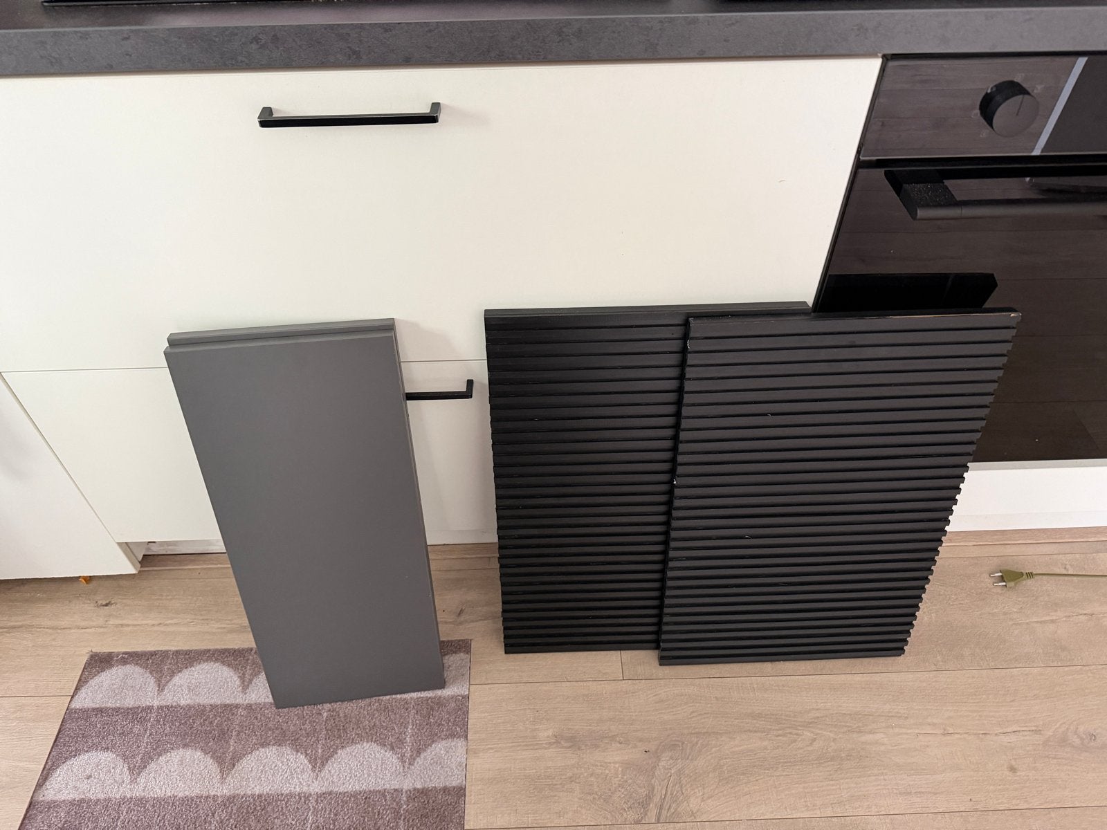 Deurtjes voor IKEA Besta meubel - Zwart en Grijs, Ophalen, Gebruikt