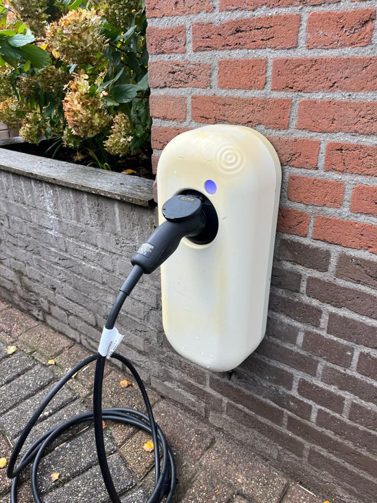 New Motion Lolo wallbox, Auto diversen, Laadpalen, Ophalen of Verzenden, Gebruikt, Laadpaal